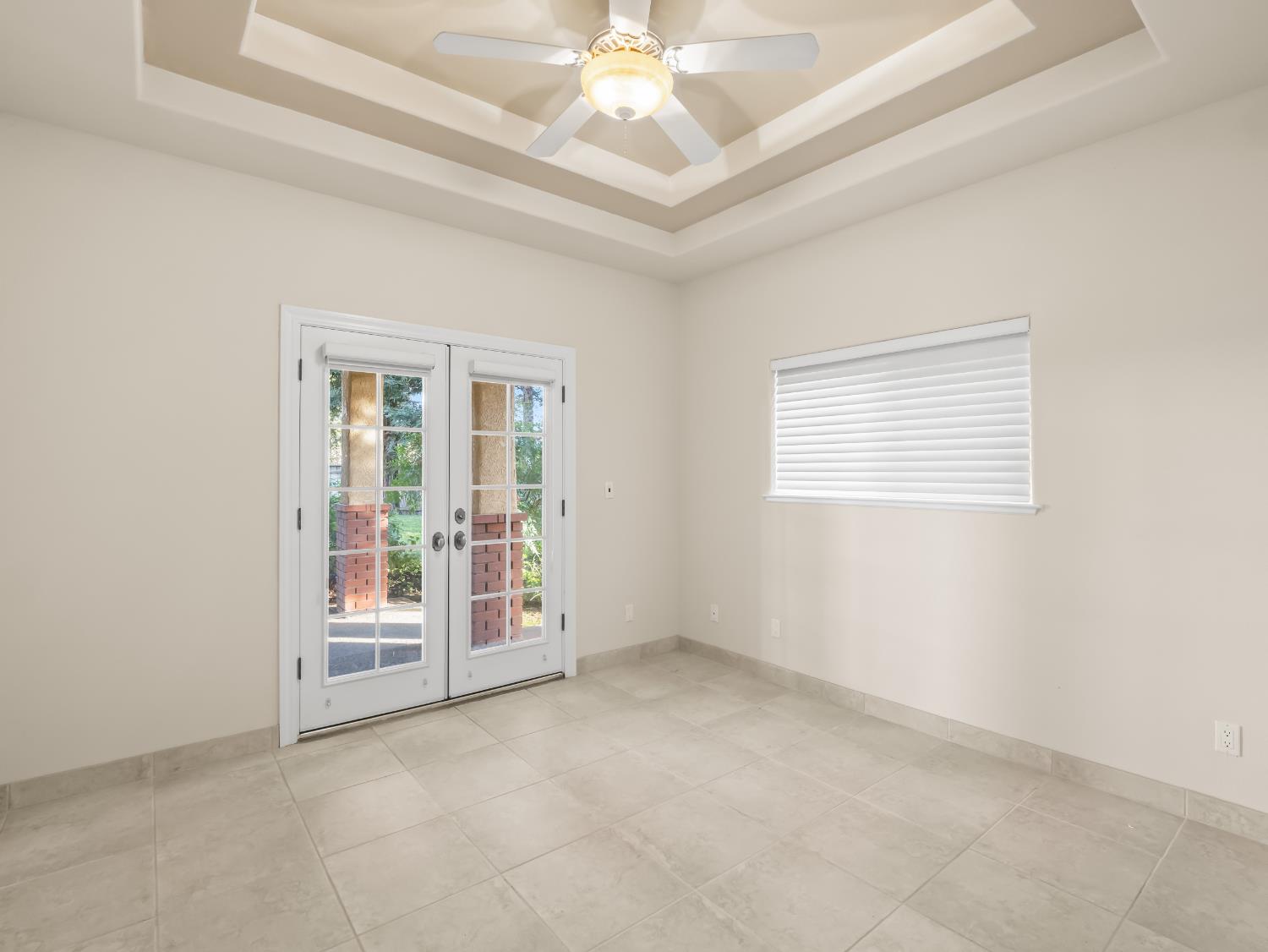 203 W Bluff Ave, Fresno, CA 93711