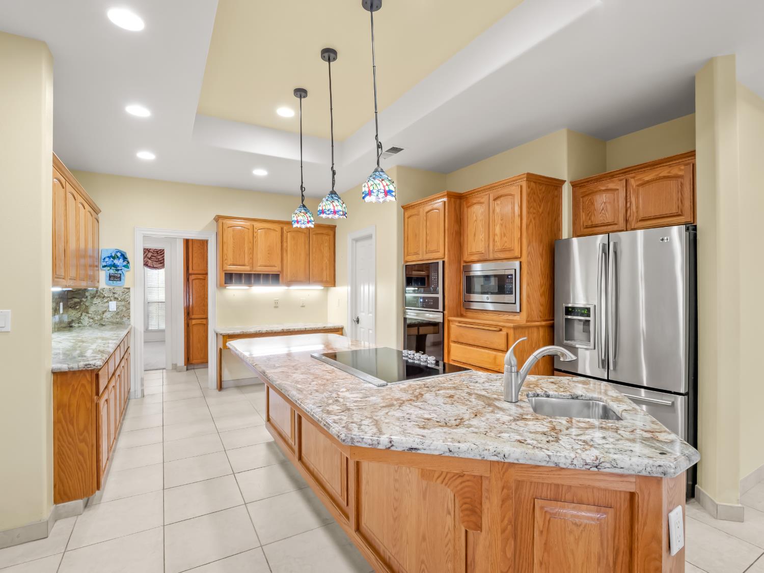 203 W Bluff Ave, Fresno, CA 93711