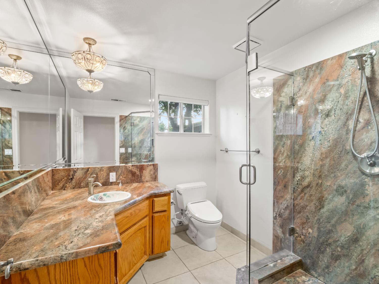 203 W Bluff Ave, Fresno, CA 93711