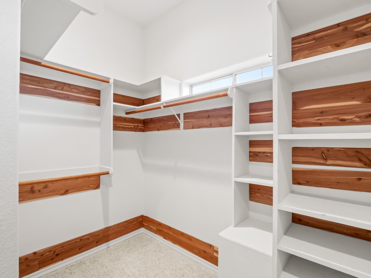 203 W Bluff Ave, Fresno, CA 93711