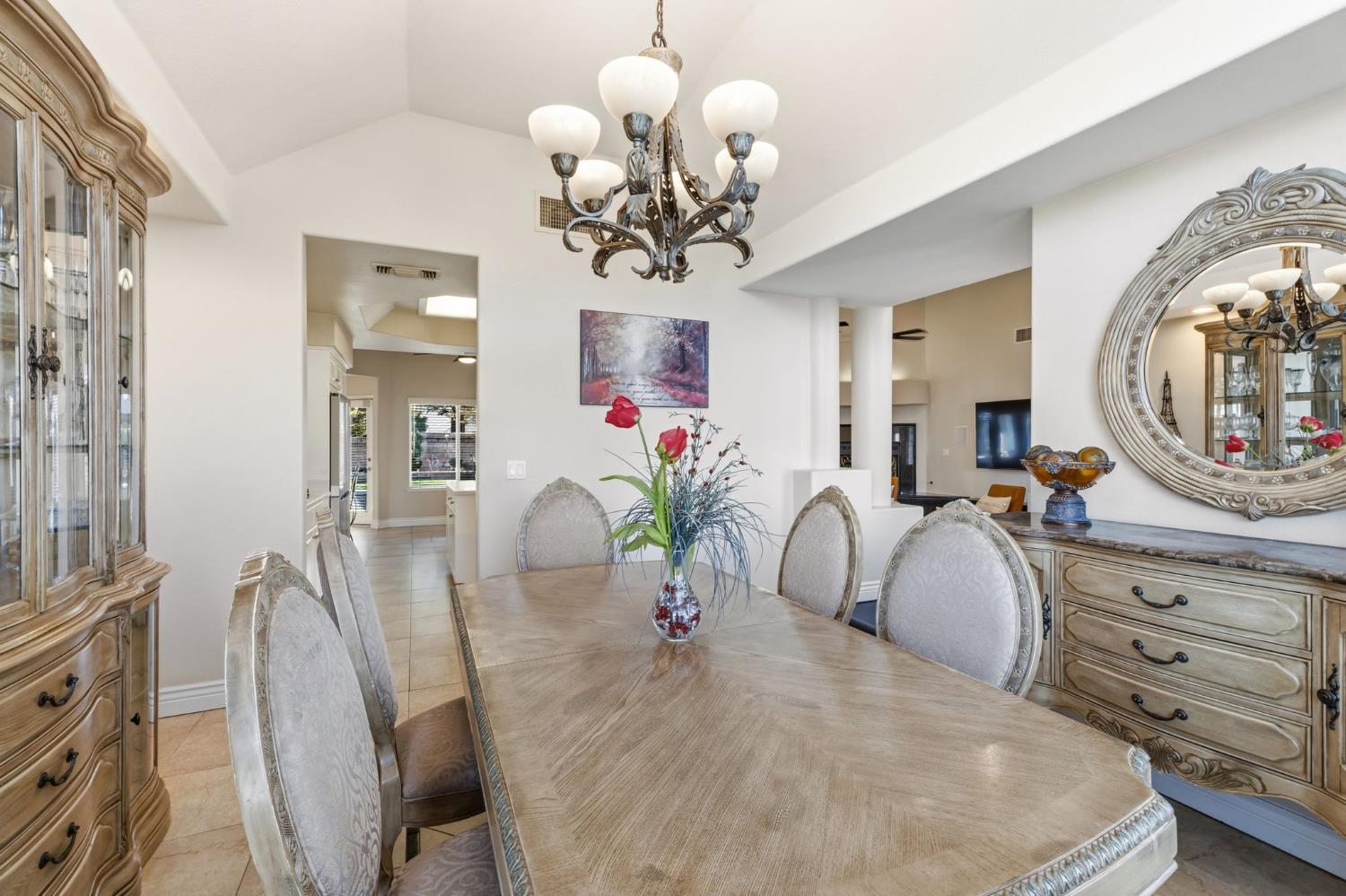 4943 W Minarets Ave, Fresno, CA 93722