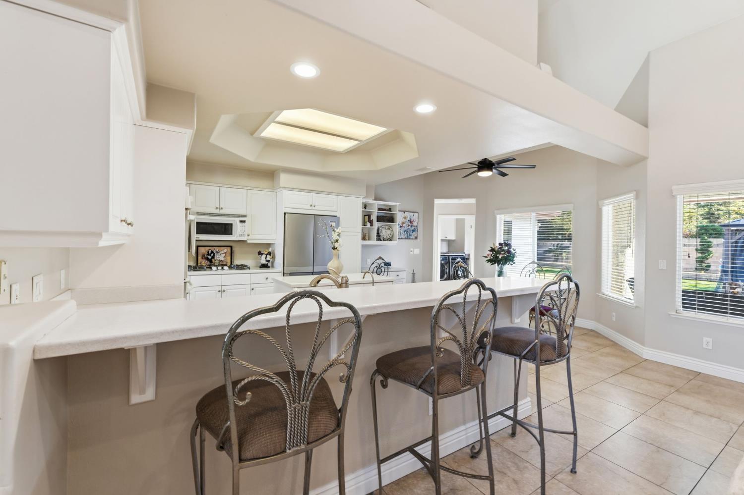 4943 W Minarets Ave, Fresno, CA 93722