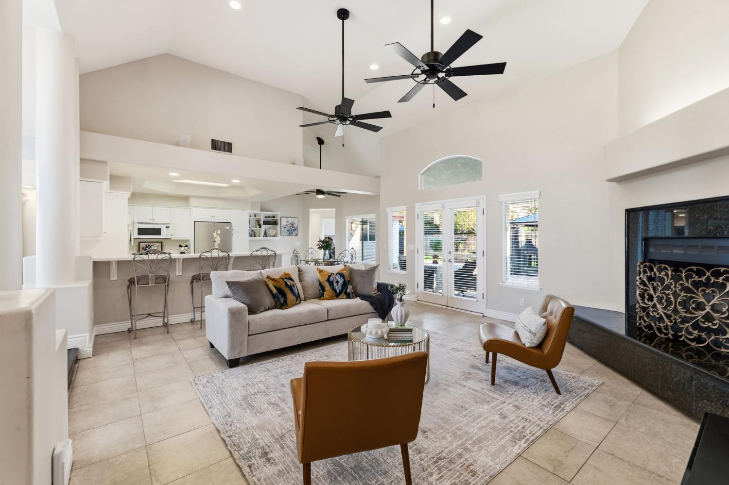 4943 W Minarets Ave, Fresno, CA 93722