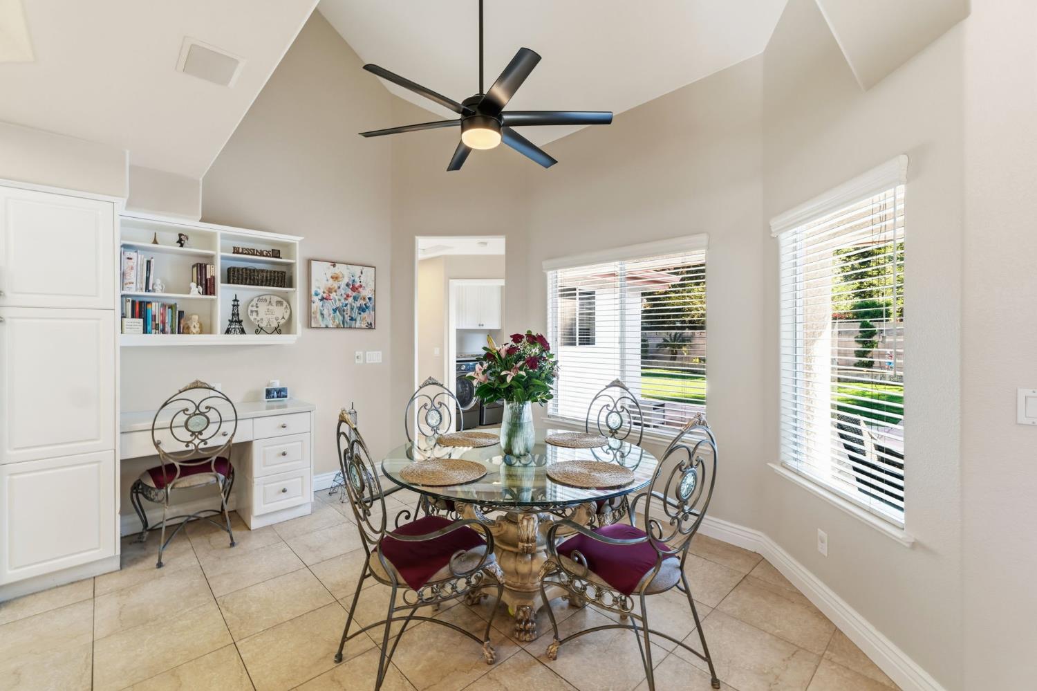 4943 W Minarets Ave, Fresno, CA 93722