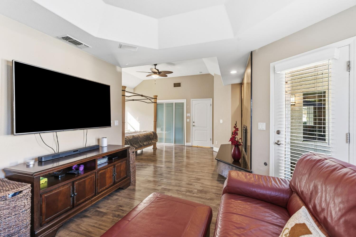 4943 W Minarets Ave, Fresno, CA 93722