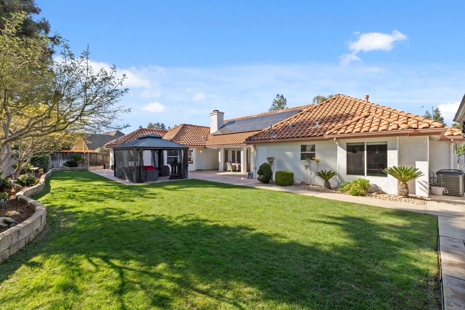 4943 W Minarets Ave, Fresno, CA 93722