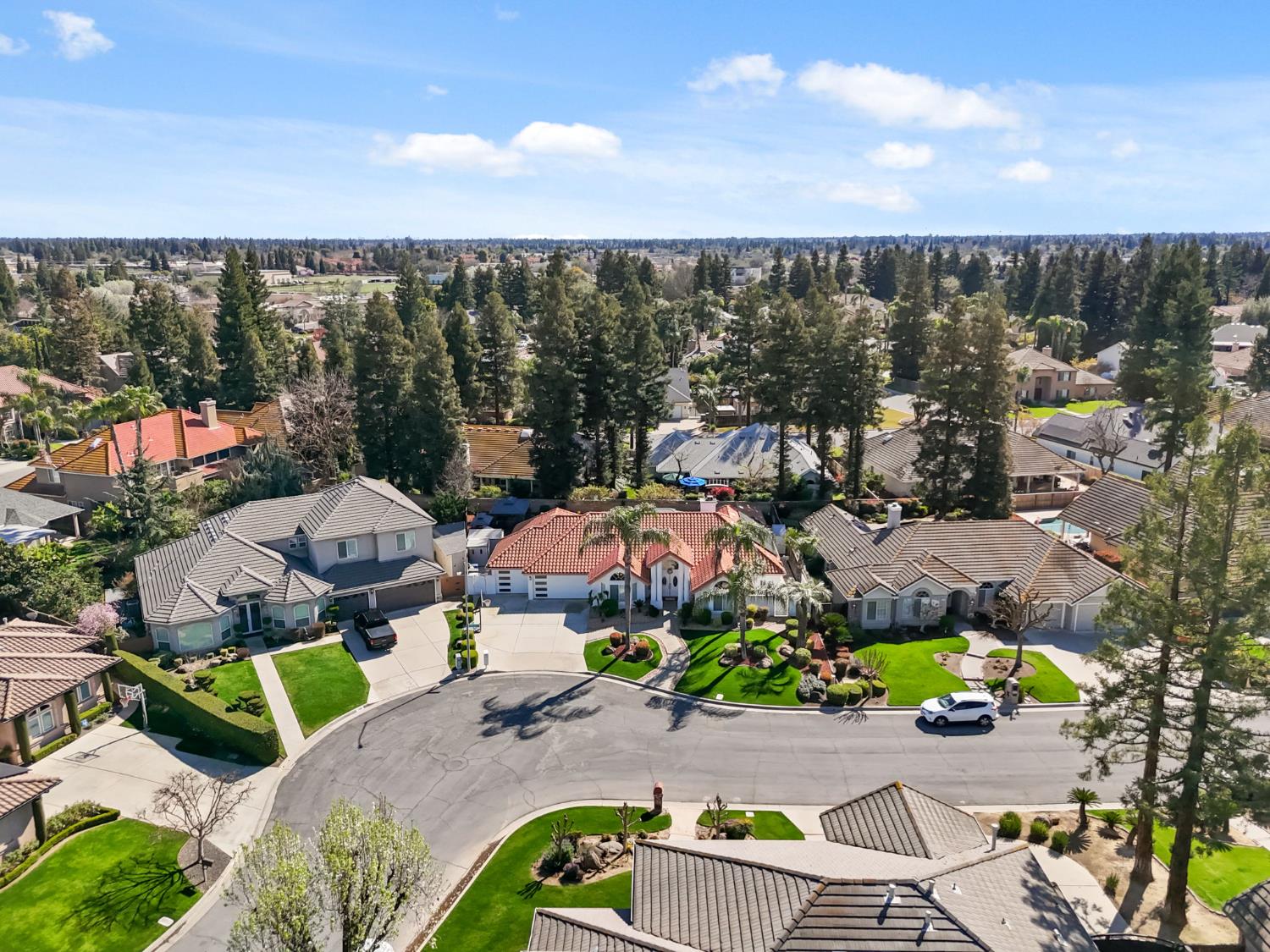 4943 W Minarets Ave, Fresno, CA 93722