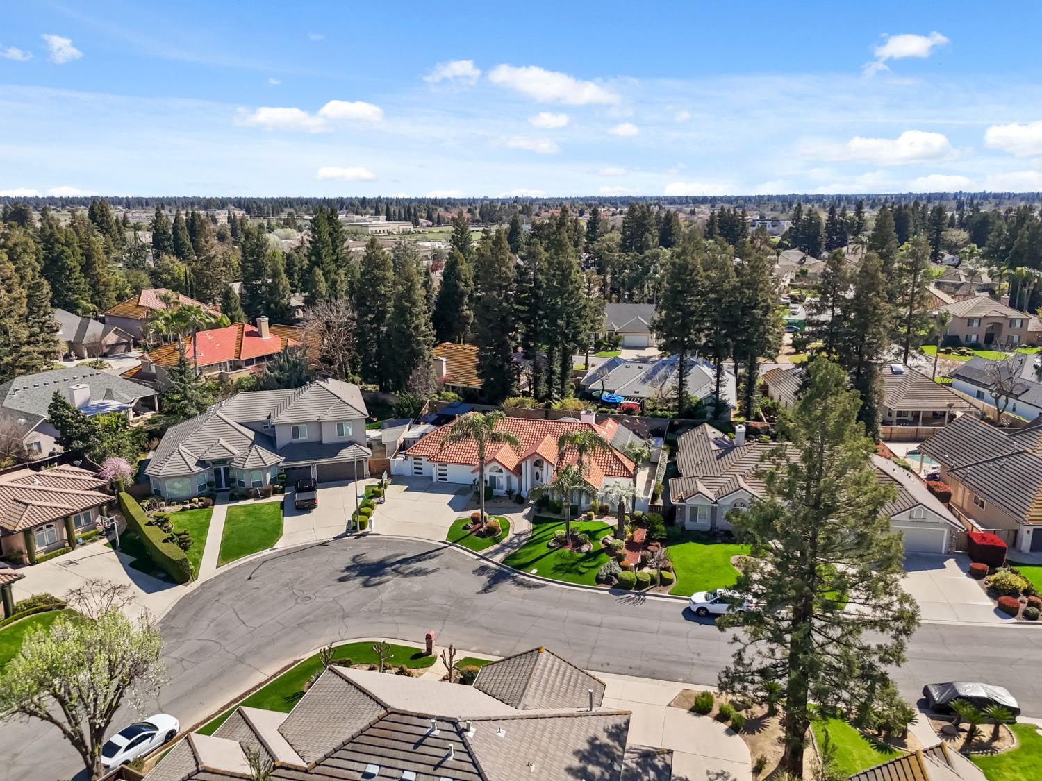 4943 W Minarets Ave, Fresno, CA 93722