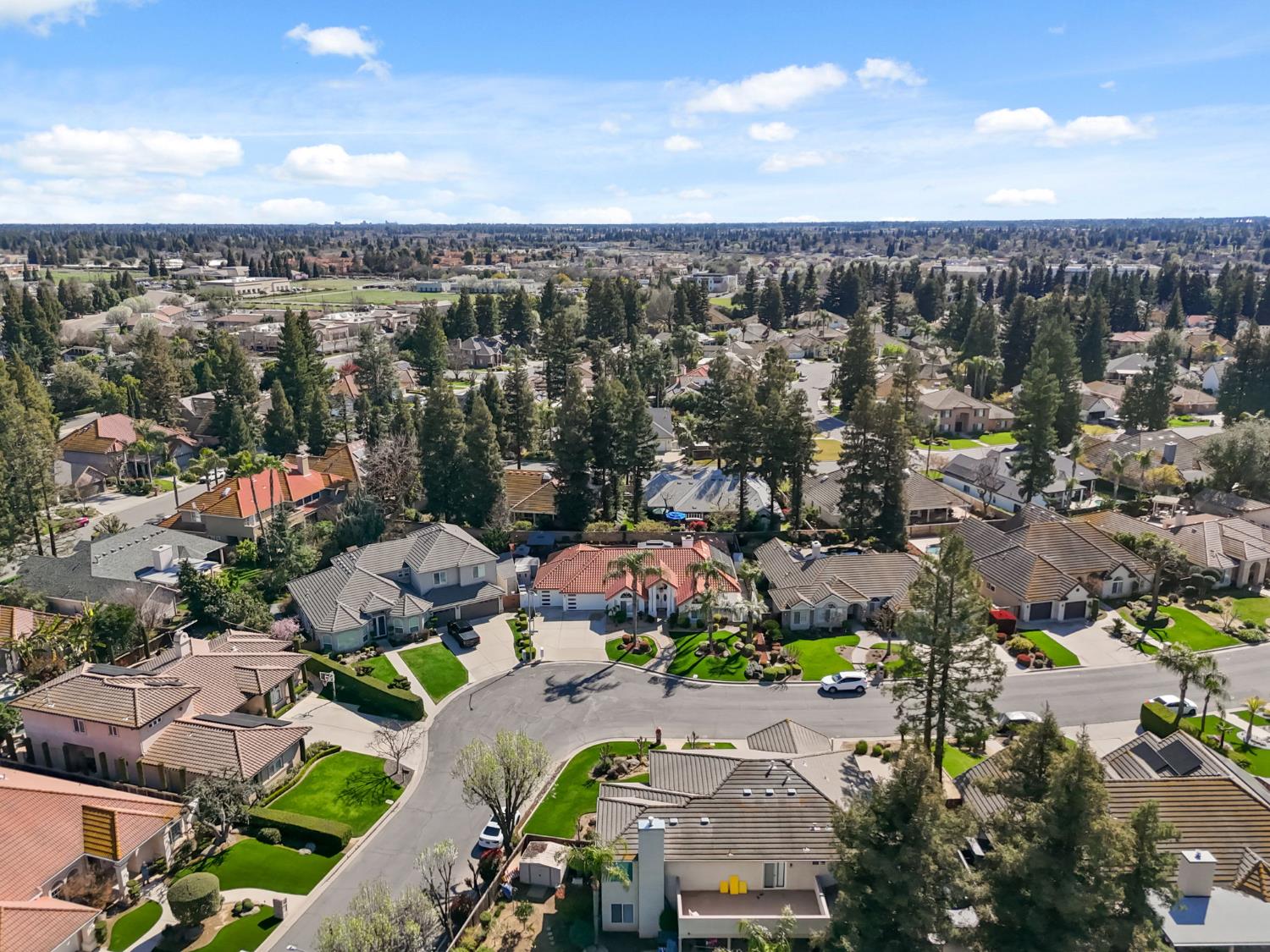 4943 W Minarets Ave, Fresno, CA 93722