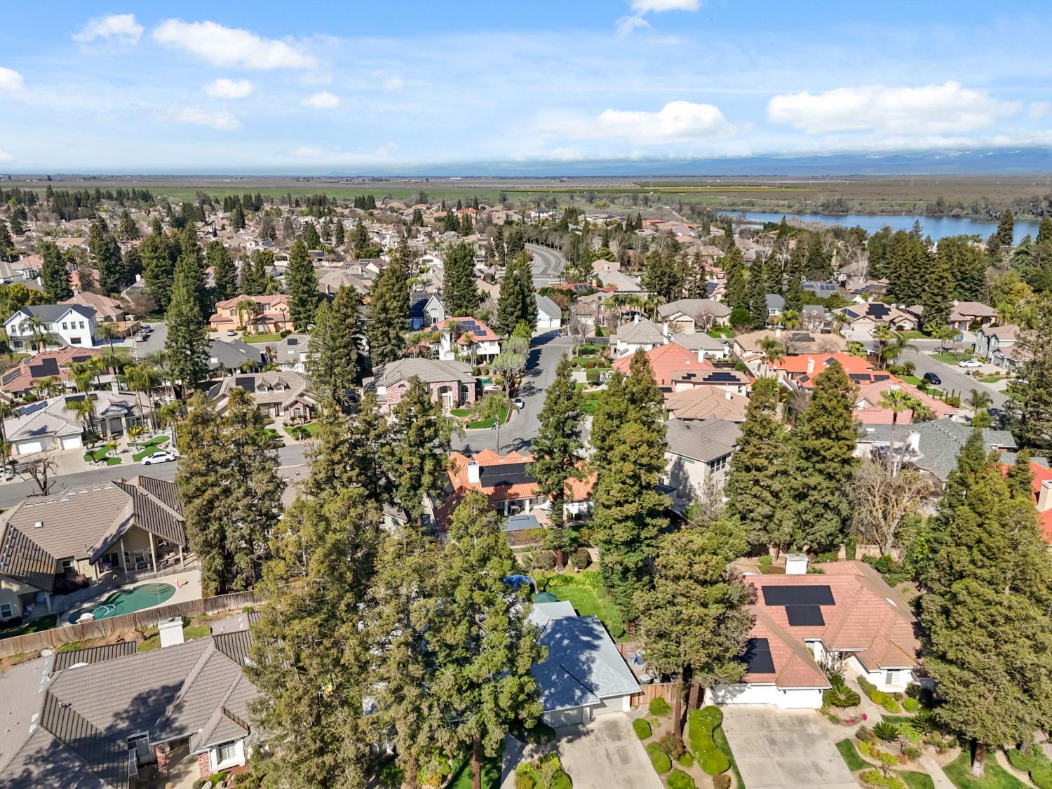 4943 W Minarets Ave, Fresno, CA 93722