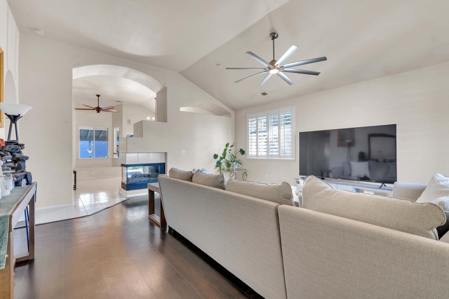 5671 W Athens Ave, Fresno, CA 93722