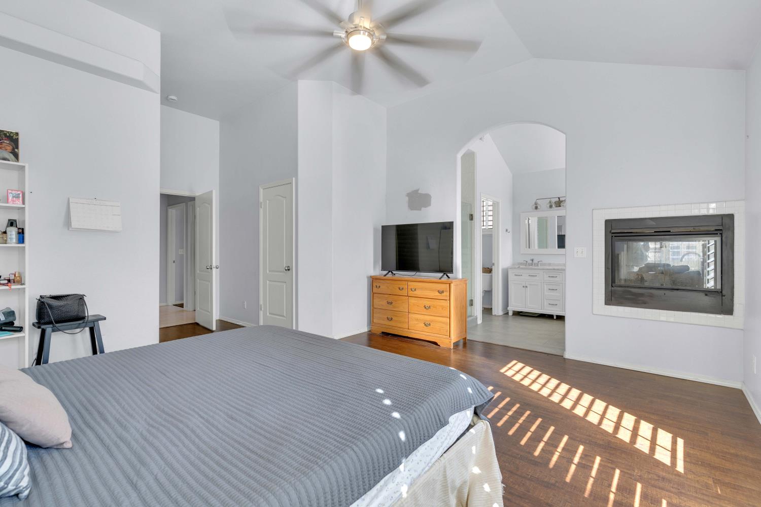 5671 W Athens Ave, Fresno, CA 93722