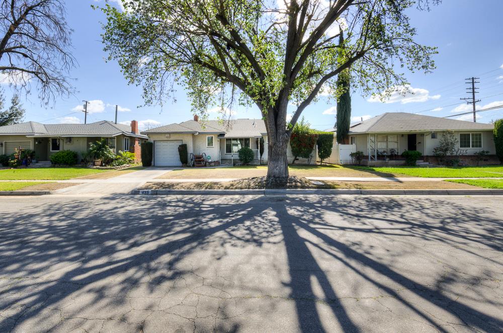 433 W Robinson Ave, Fresno, CA 93705