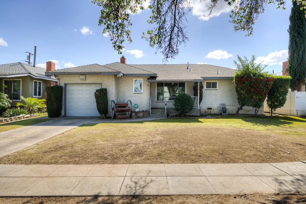433 W Robinson Ave, Fresno, CA 93705