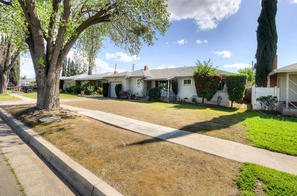 433 W Robinson Ave, Fresno, CA 93705