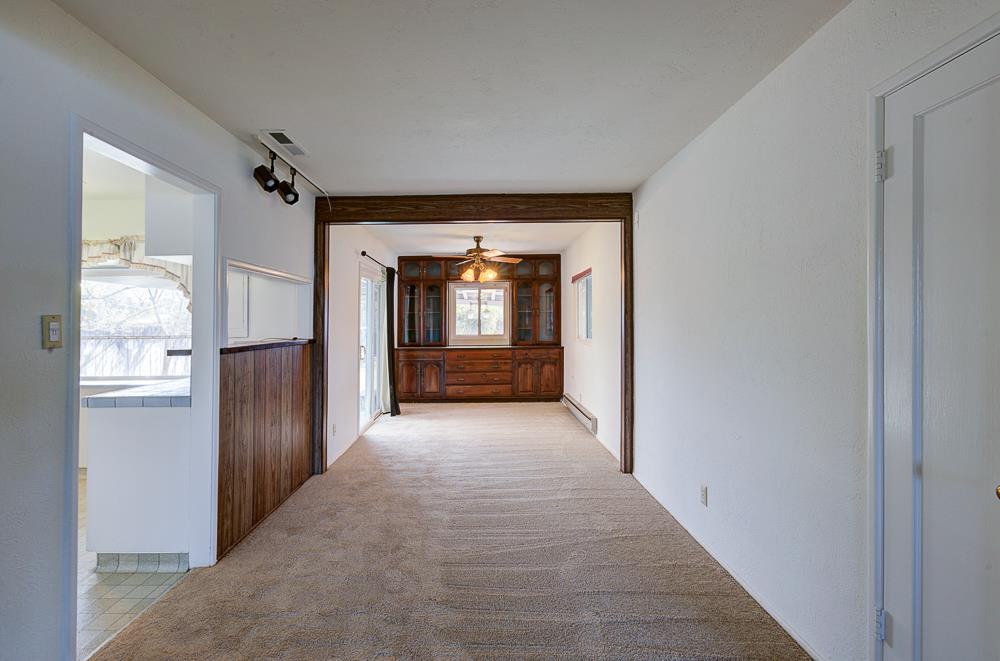 433 W Robinson Ave, Fresno, CA 93705