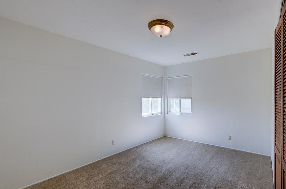 433 W Robinson Ave, Fresno, CA 93705