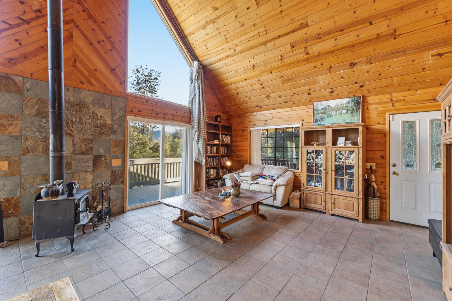 2471 Kokanee Rd, Mariposa, CA 95338