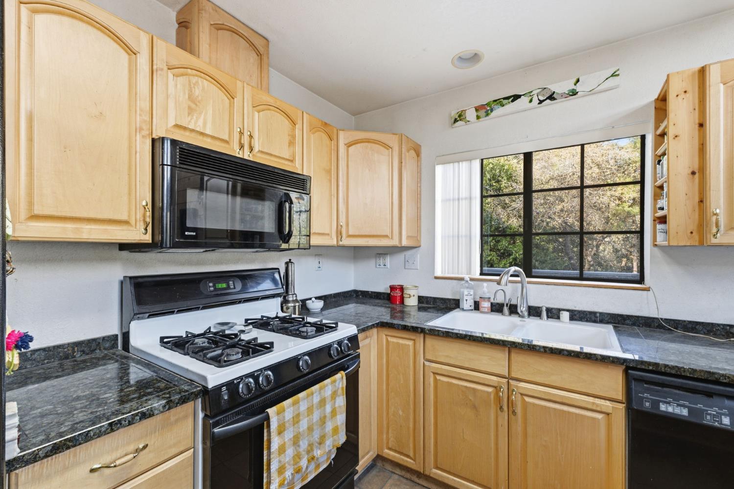 2471 Kokanee Rd, Mariposa, CA 95338