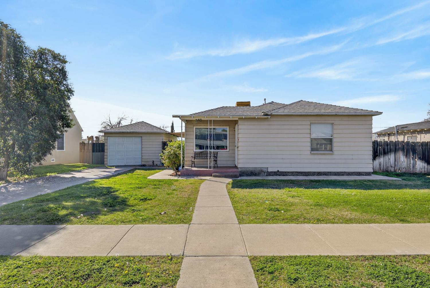 248 Harrison St, Coalinga, CA 93210