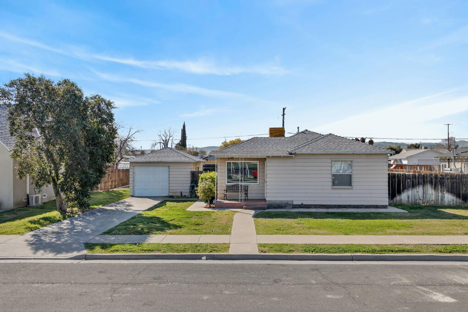 248 Harrison St, Coalinga, CA 93210