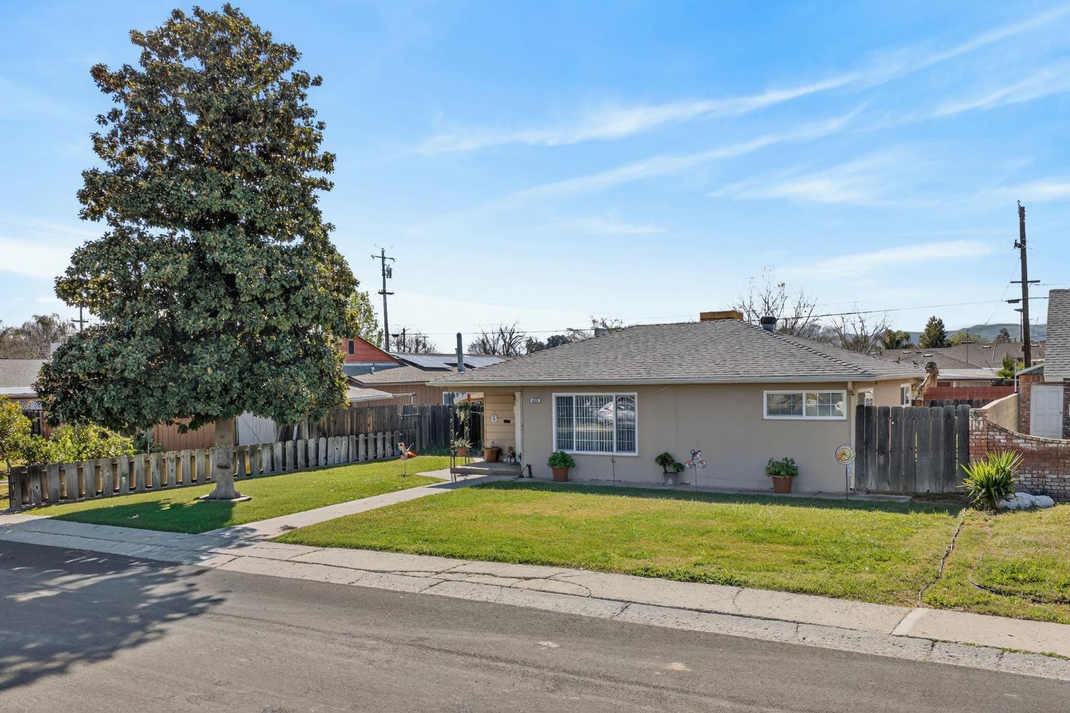 425 University Ave, Coalinga, CA 93210