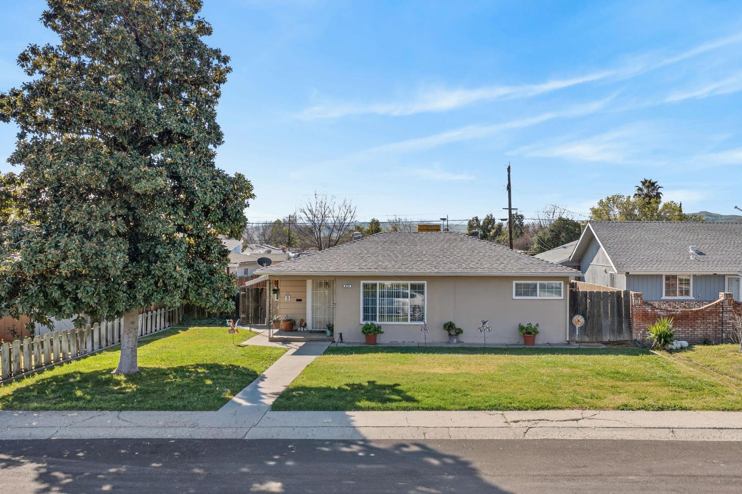 425 University Ave, Coalinga, CA 93210