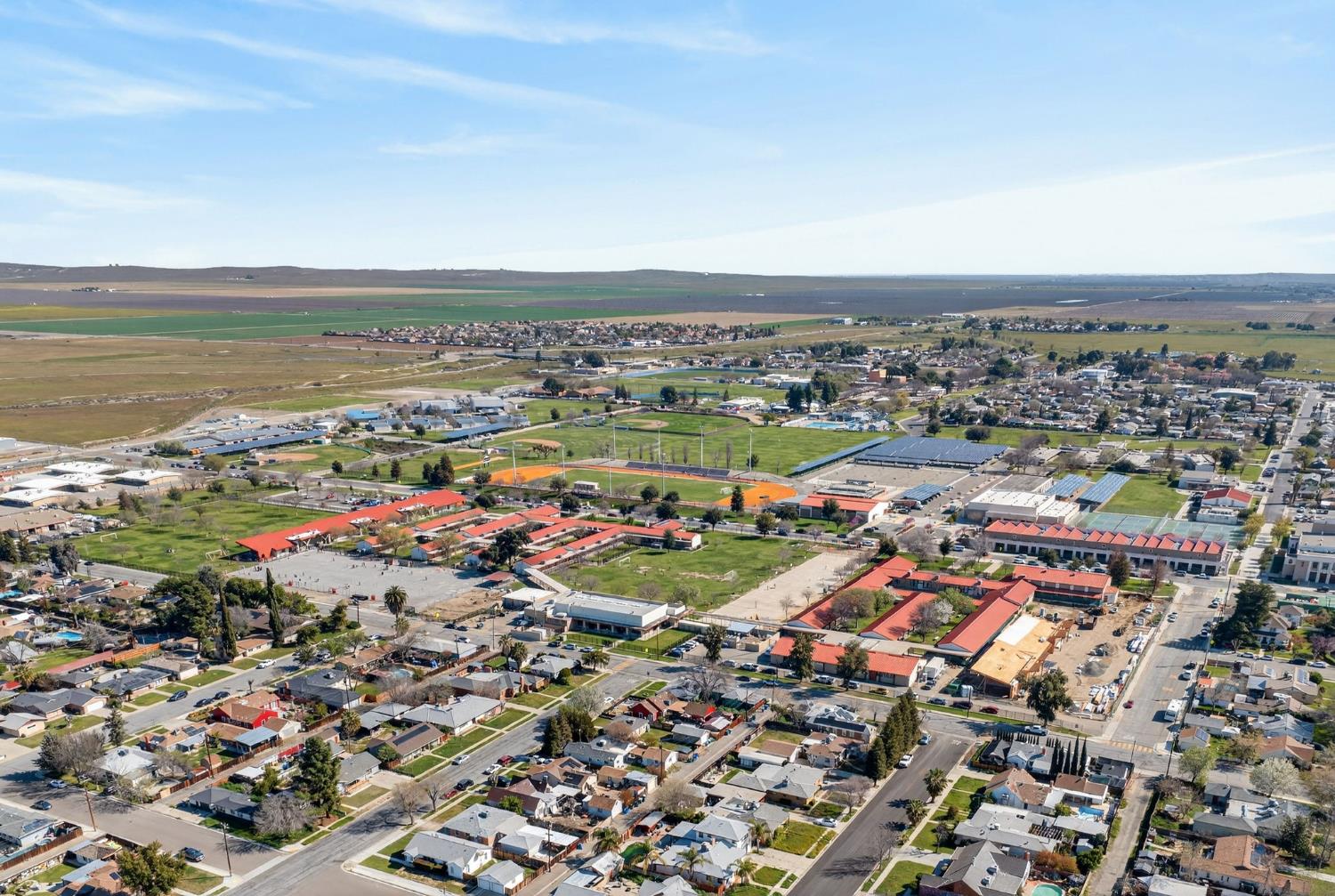 425 University Ave, Coalinga, CA 93210