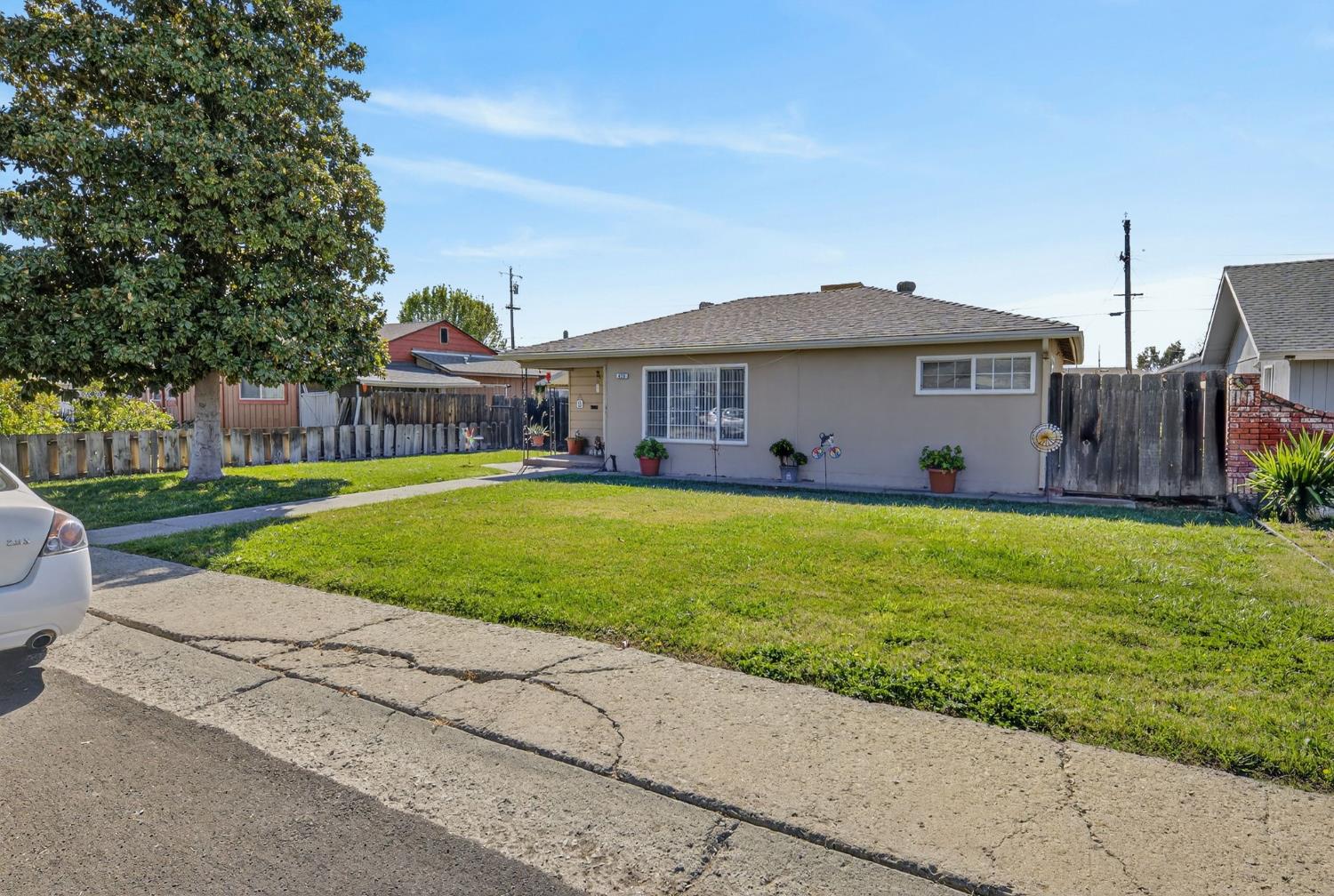 425 University Ave, Coalinga, CA 93210