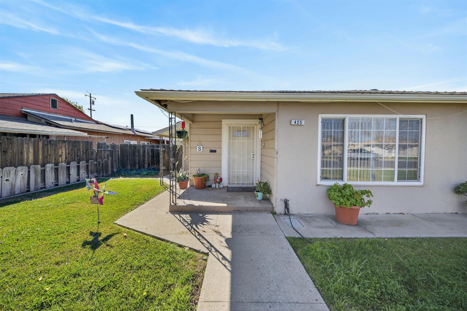 425 University Ave, Coalinga, CA 93210