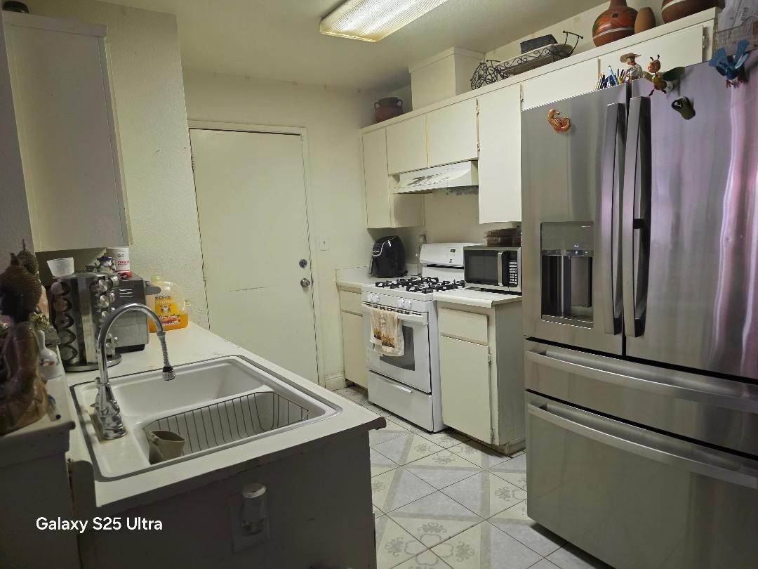 21754 California, San Joaquin, CA 93660