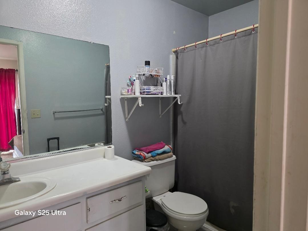 21754 California, San Joaquin, CA 93660