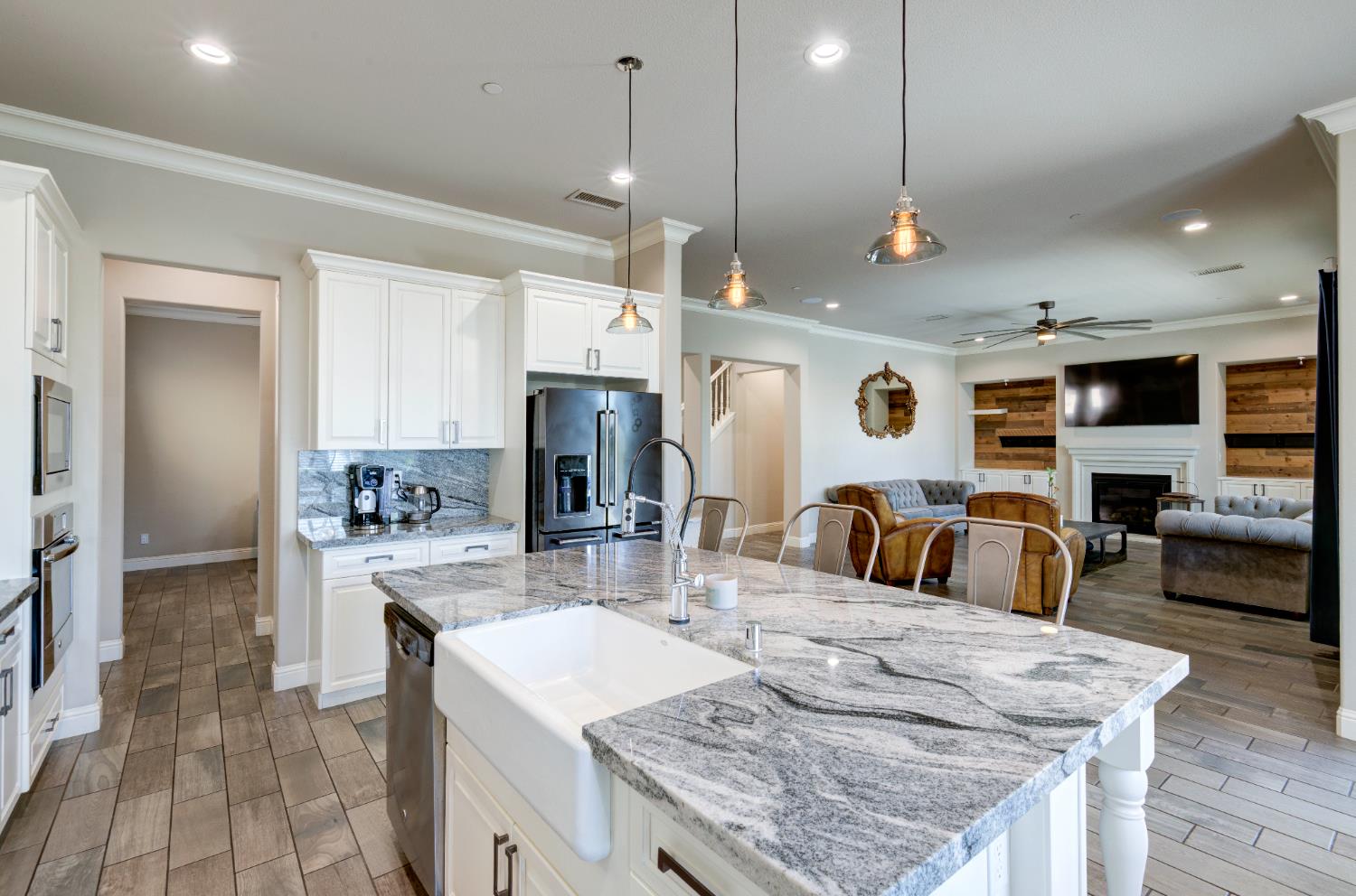 3211 Salem Ave, Clovis, CA 93619