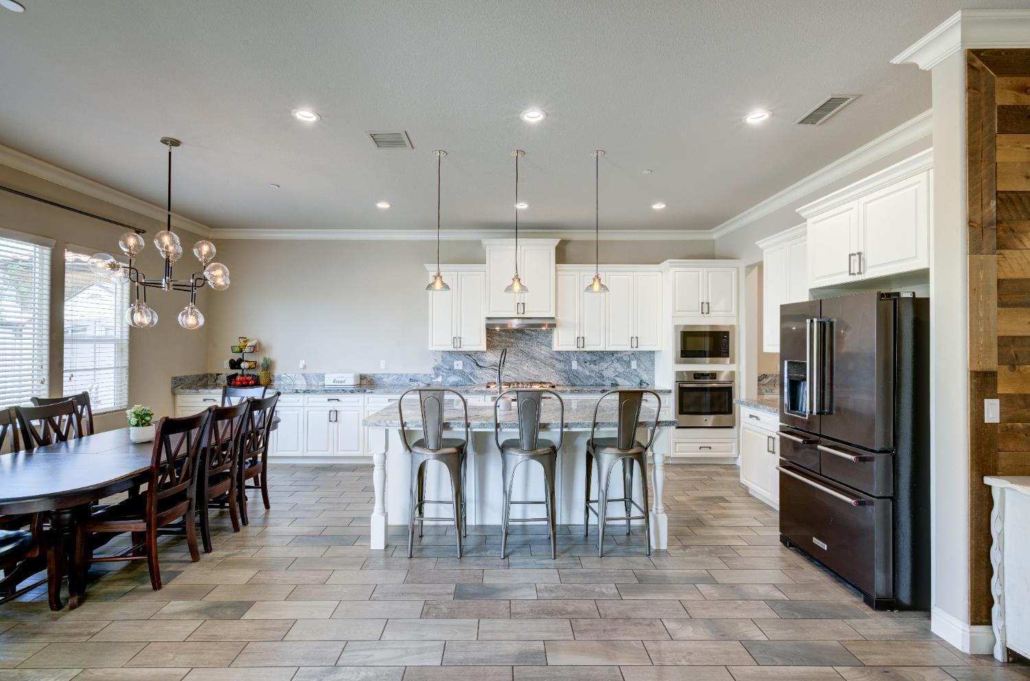 3211 Salem Ave, Clovis, CA 93619