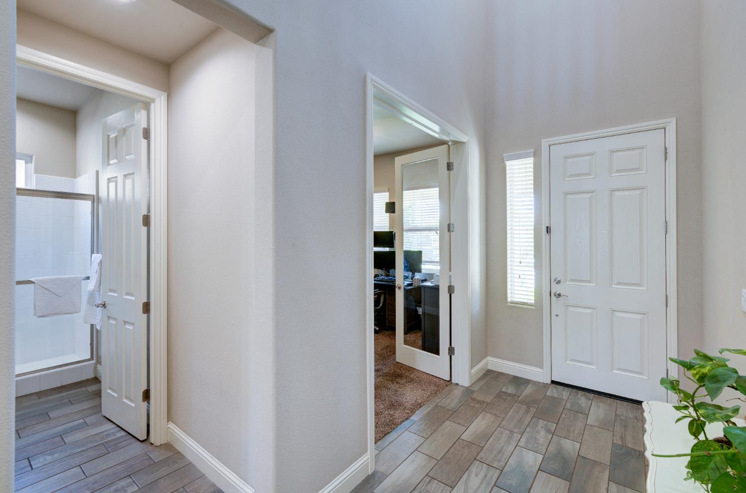 3211 Salem Ave, Clovis, CA 93619