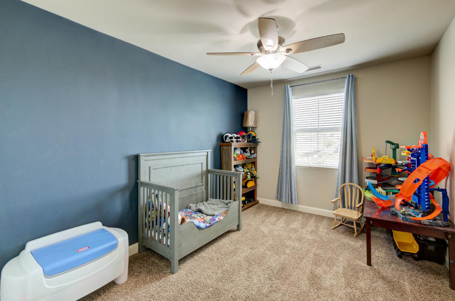 3211 Salem Ave, Clovis, CA 93619