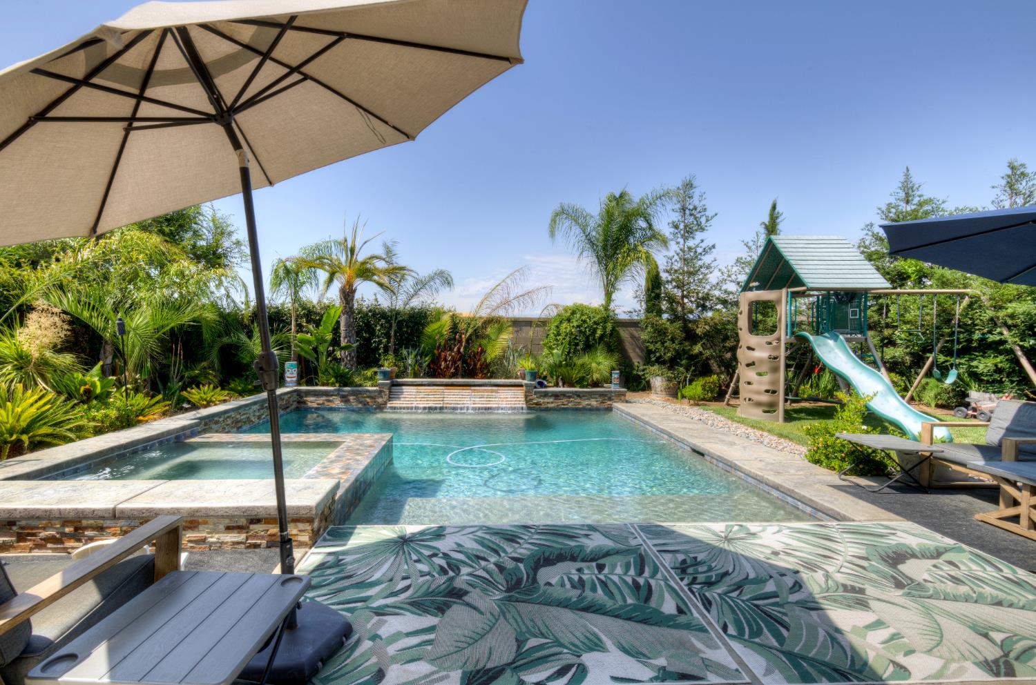 3211 Salem Ave, Clovis, CA 93619