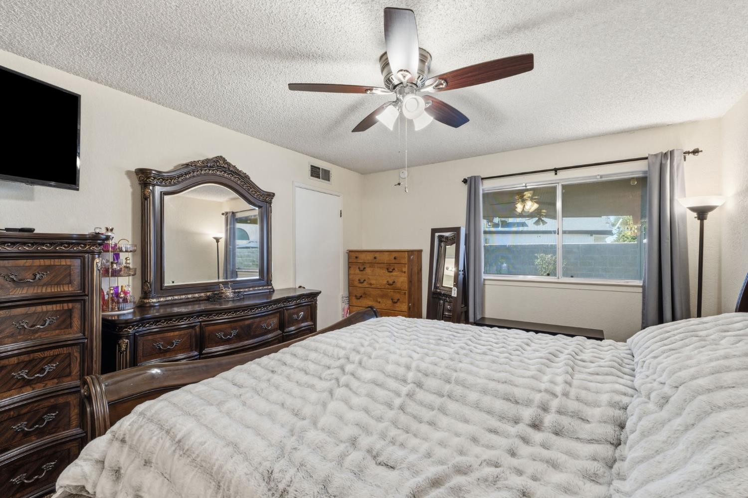 4142 W Amherst Ave, Fresno, CA 93722