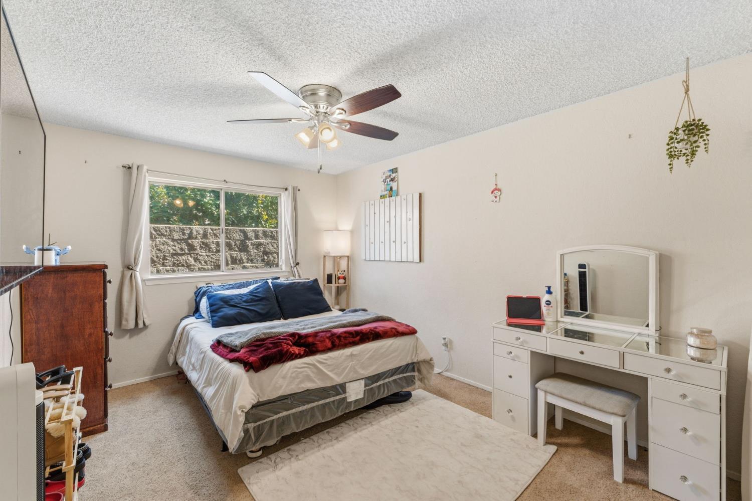 4142 W Amherst Ave, Fresno, CA 93722