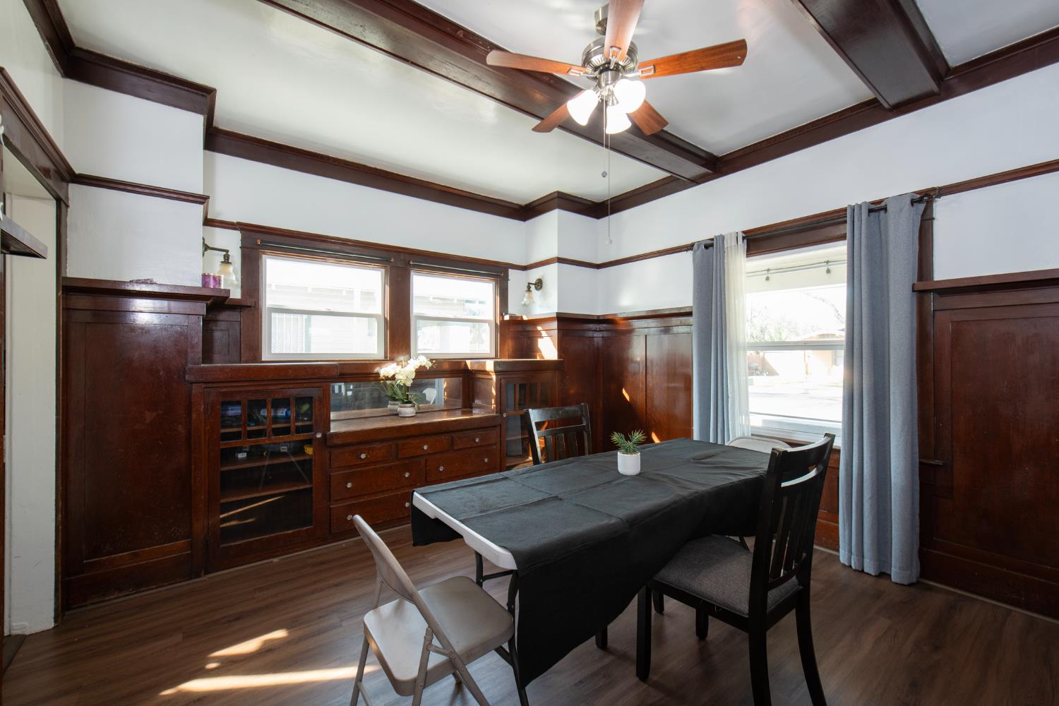 720 N Poplar Ave, Fresno, CA 93728