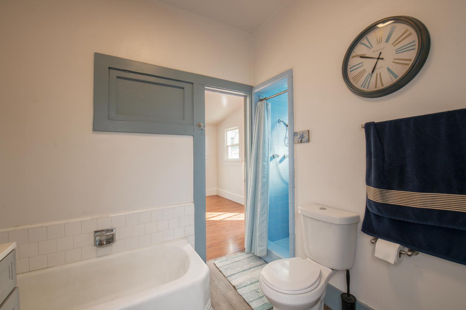 720 N Poplar Ave, Fresno, CA 93728