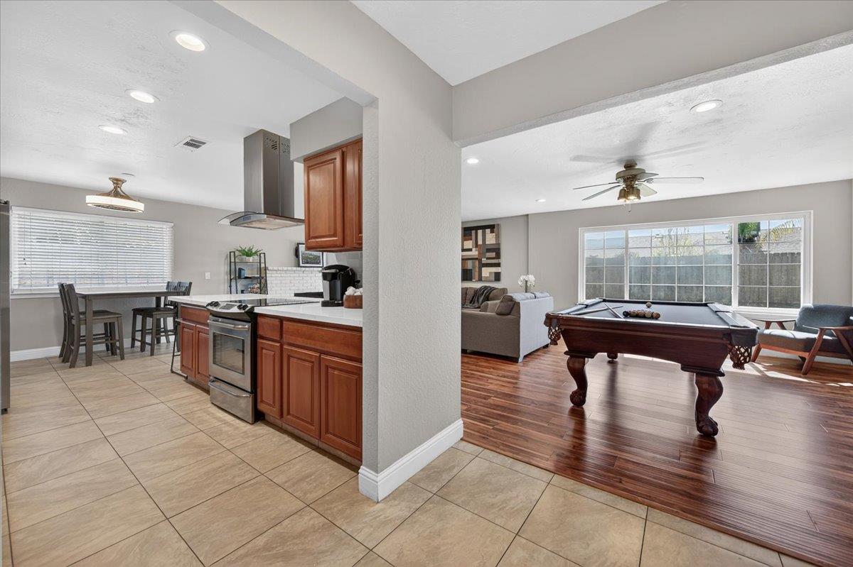 159 W Omaha Ave, Fresno, CA 93711