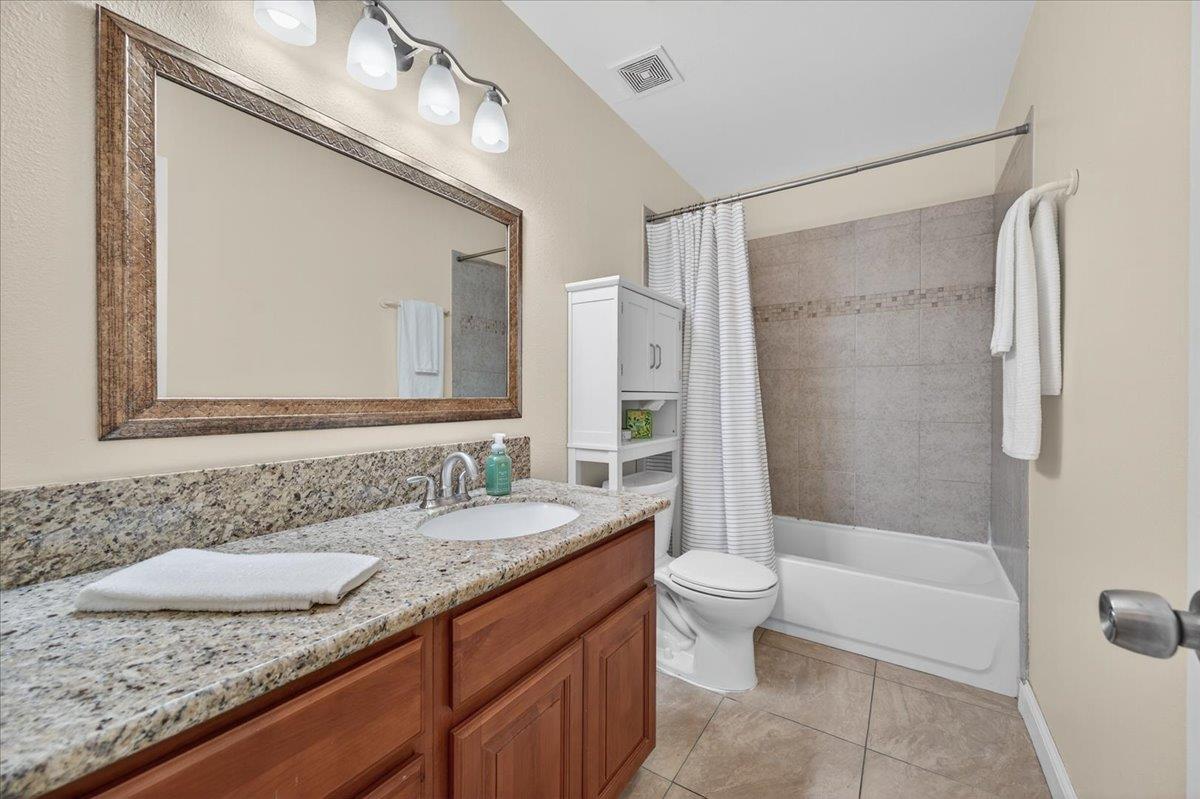 159 W Omaha Ave, Fresno, CA 93711