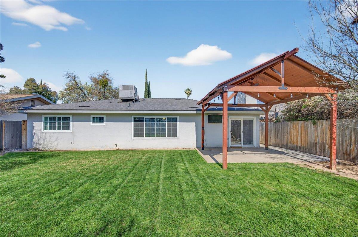 159 W Omaha Ave, Fresno, CA 93711