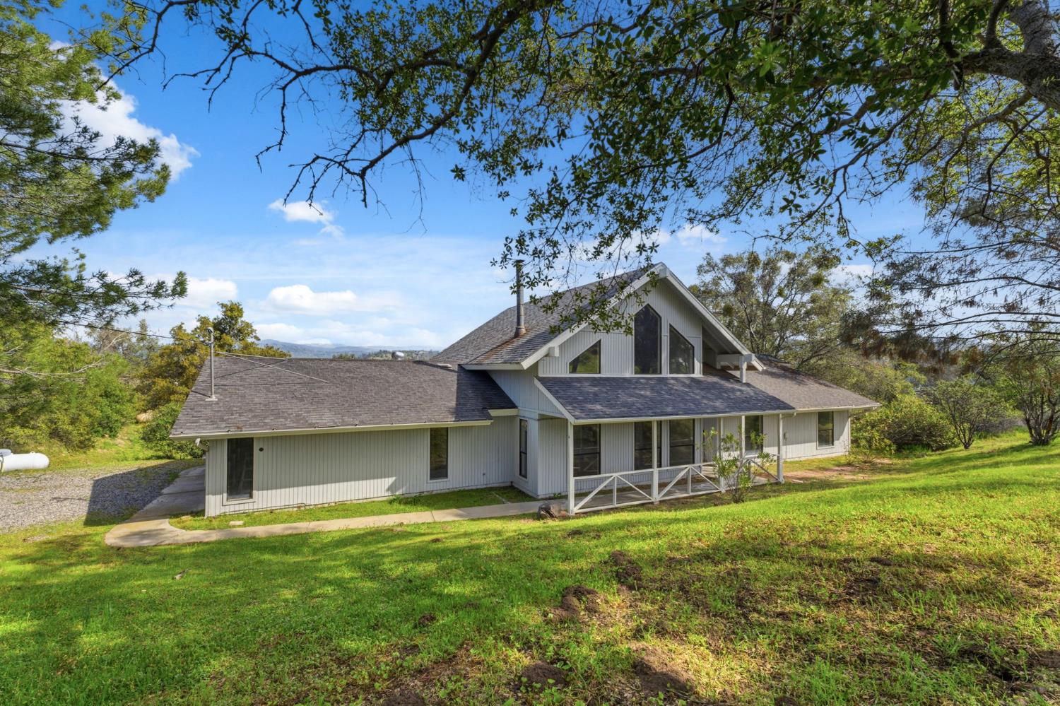 30449 Corral Dr, Coarsegold, CA 93614