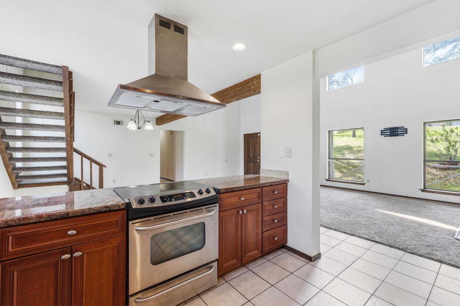 30449 Corral Dr, Coarsegold, CA 93614