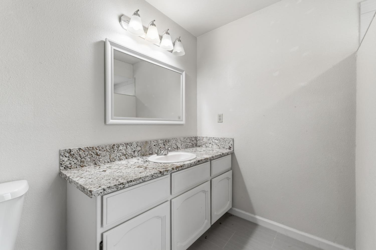 30449 Corral Dr, Coarsegold, CA 93614