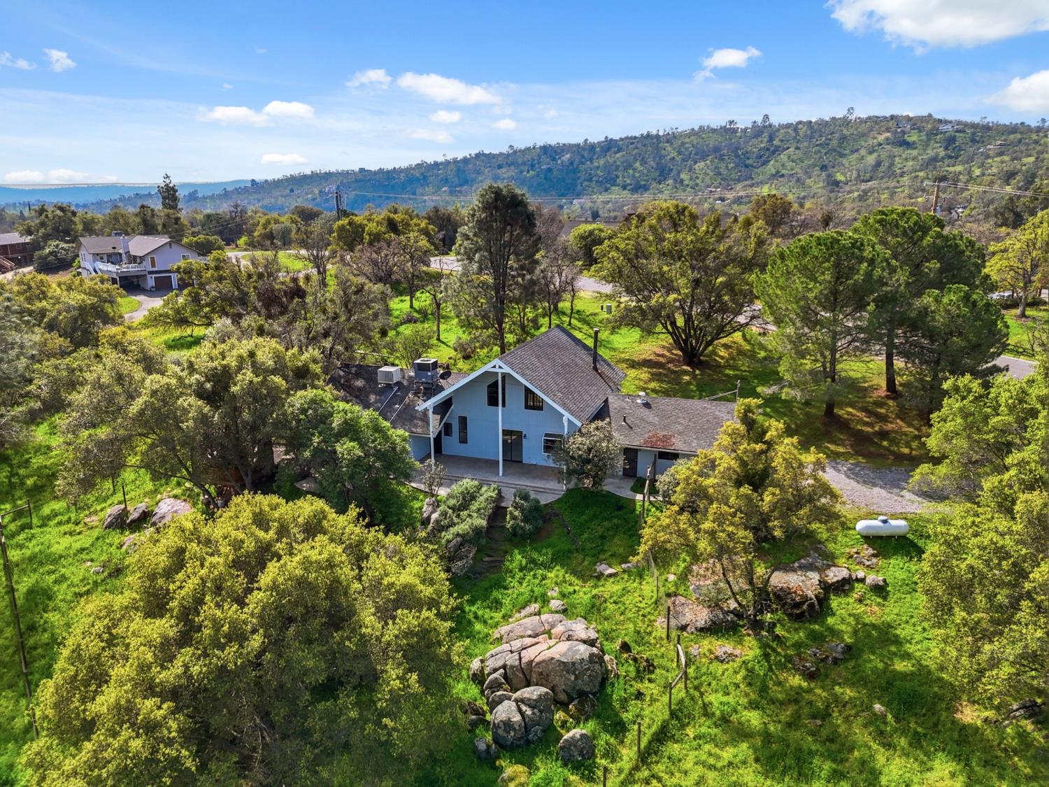 30449 Corral Dr, Coarsegold, CA 93614