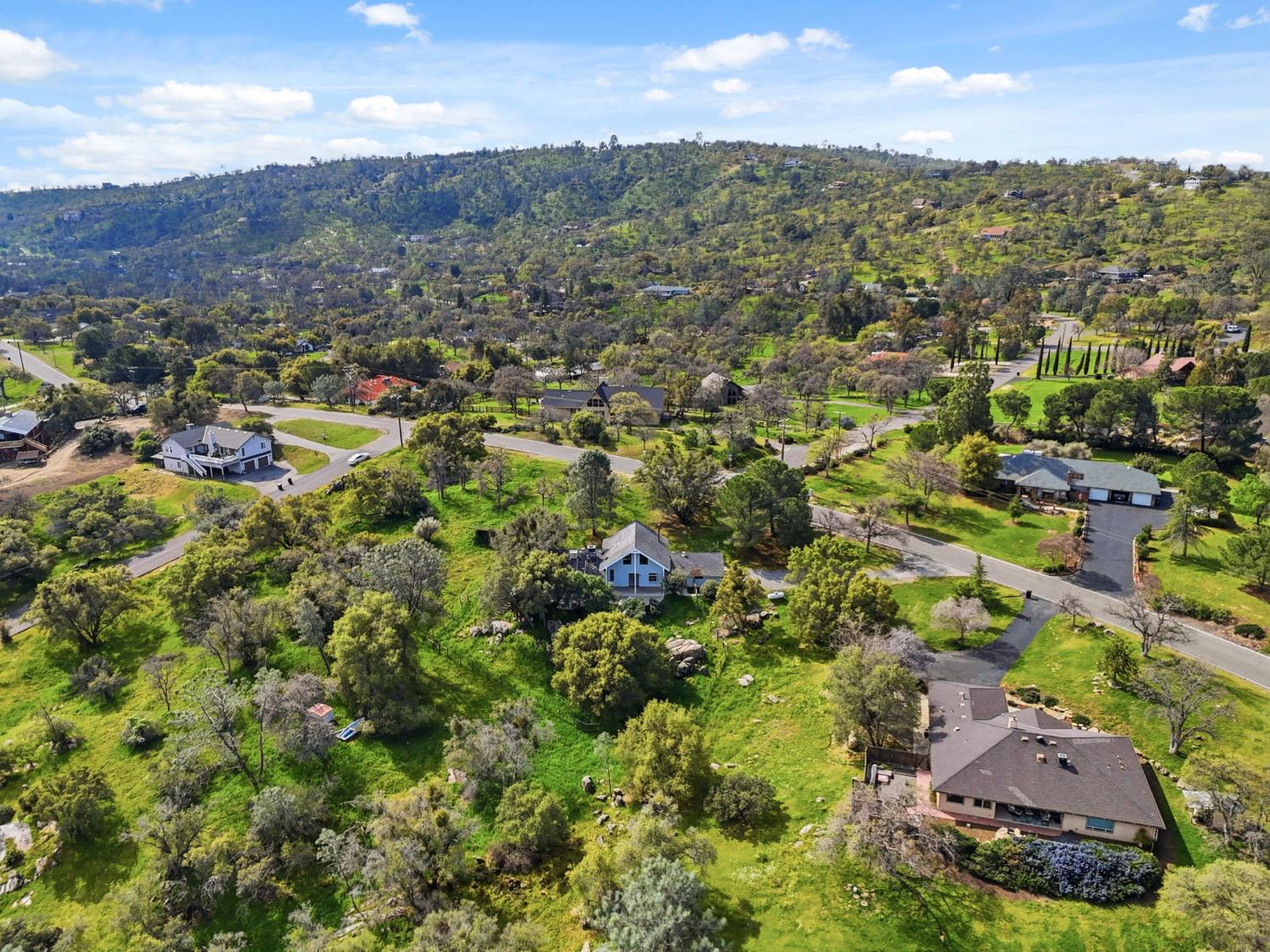 30449 Corral Dr, Coarsegold, CA 93614