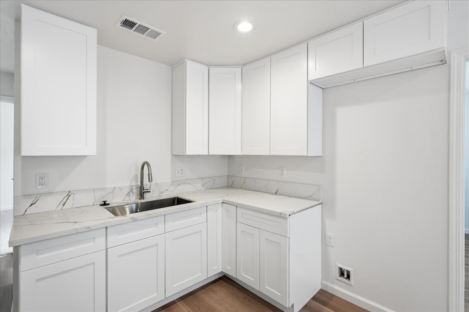 2020 Aspen St, Selma, CA 93662